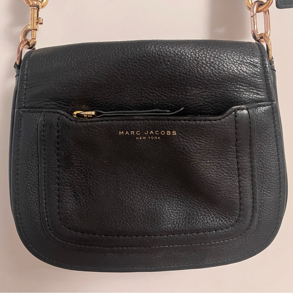 Marc Jacobs Black Crossbody Bag with Minimalist Design
